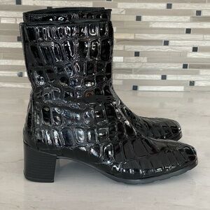 VALDINI Black Patent Croc-Embossed Water Resistant Ankle Boots, Size 8